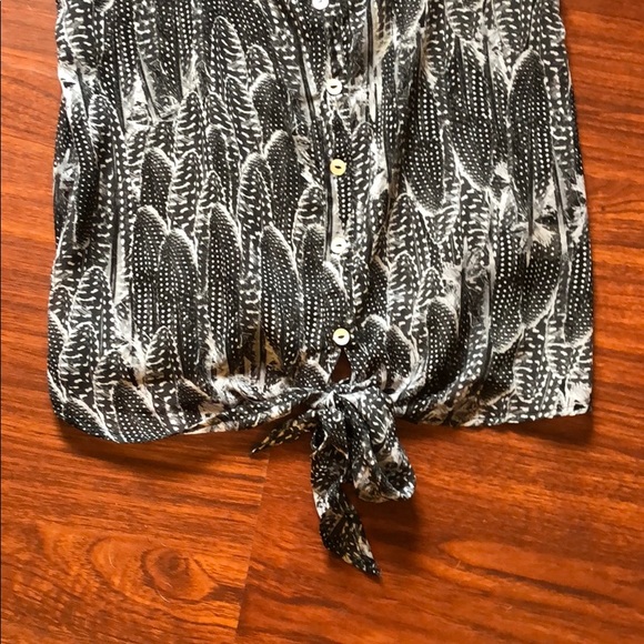 PacSun Kirra front tie summer camisole tank - Picture 3 of 4